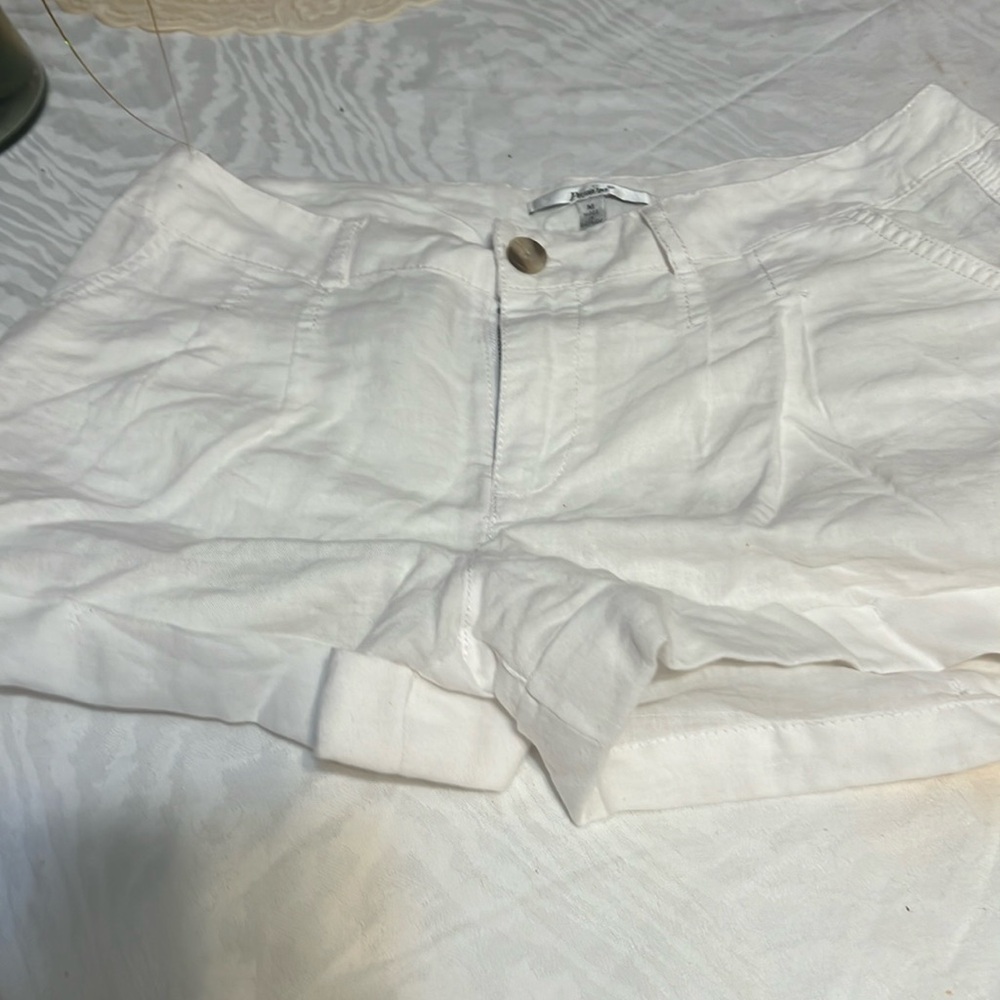 short is new but doesn't have tag